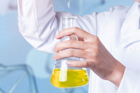 生態(tài)友好型合成酯潤(rùn)滑油的開發(fā)